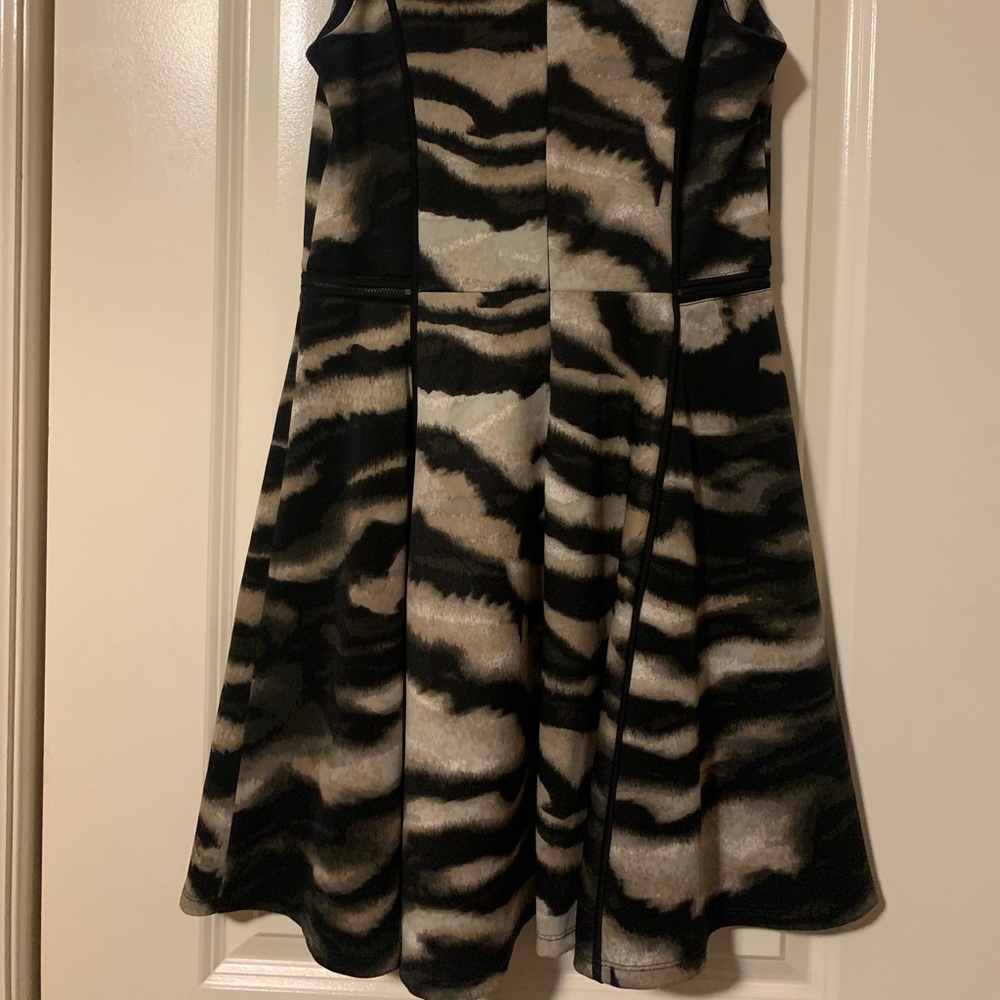 Leopard Dress - Picture 2 of 2